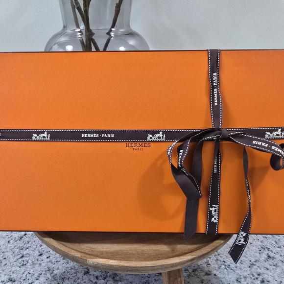 NWOT Hermès Bain Paris Beige and Yellow Canvas Case - Picture 4 of 4